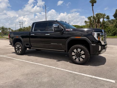 Used 2024 GMC Sierra 2500 Denali w/ Denali Reserve Package AWD/4WD image 6