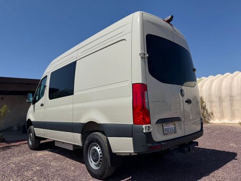 Used 2025 Mercedes-Benz Sprinter 2500 image 4