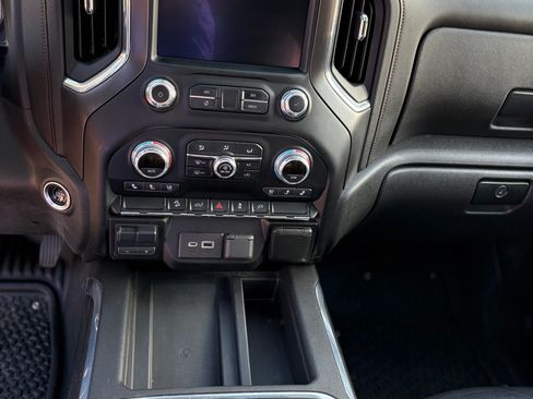 Used 2021 GMC Sierra 1500 AT4 w/ AT4 Preferred Package image 10