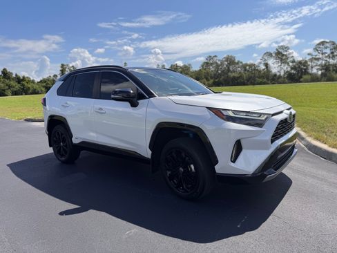 Used 2024 Toyota RAV4 XSE w/ Weather Package AWD/4WD image 9