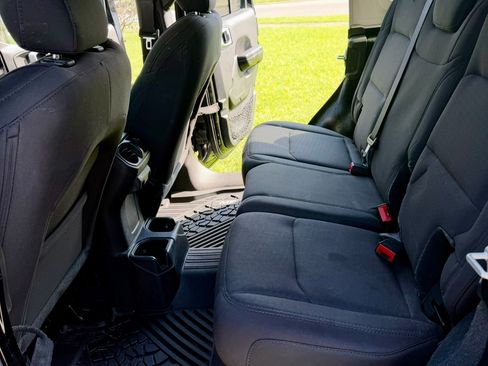 Used 2021 Jeep Wrangler Unlimited Sport AWD/4WD image 19