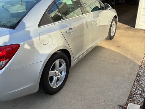 Used 2014 Chevrolet Cruze LT w/ All-Star Edition image 2