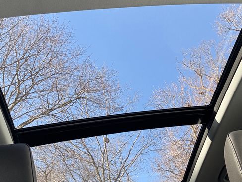 Used 2019 Chevrolet Blazer LT w/ Sun and Wheels Package image 11