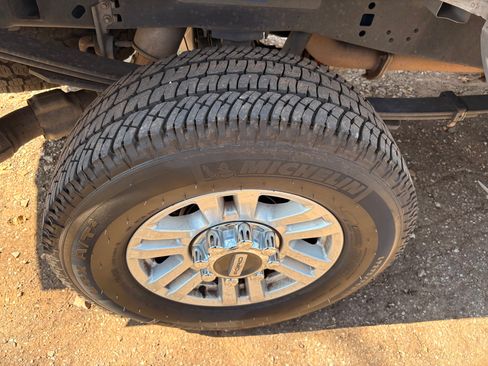 Used 2019 Ford F250 XL w/ STX Appearance Package image 11