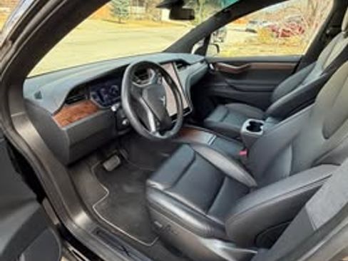 Used 2021 Tesla Model X Long Range image 9