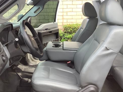 Used 2015 Ford F250 XL w/ Power Equipment Group image 9