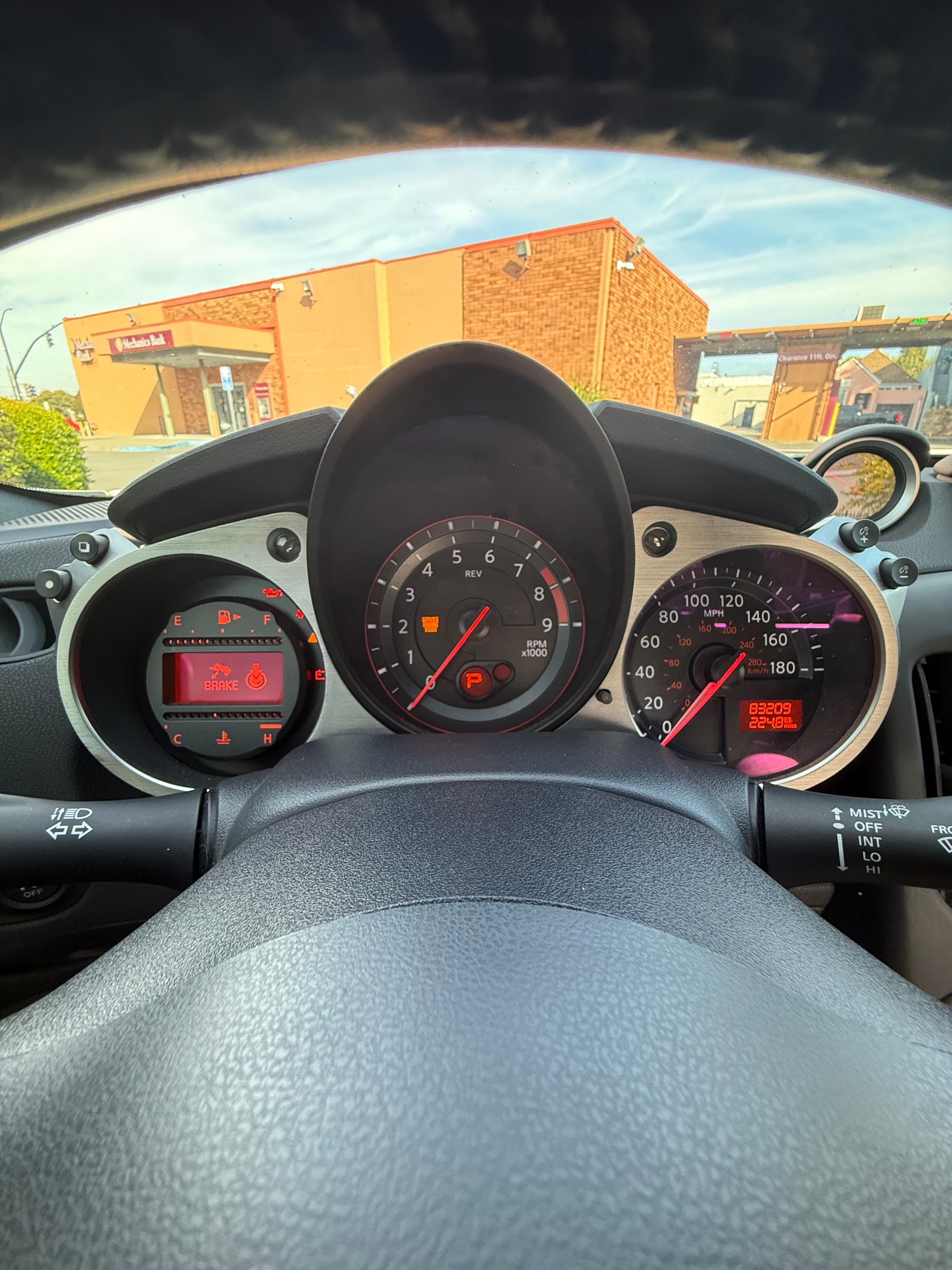 Used 2018 Nissan 370Z Coupe RWD image 13