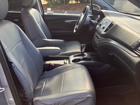 Used 2019 Honda Ridgeline Sport image 18