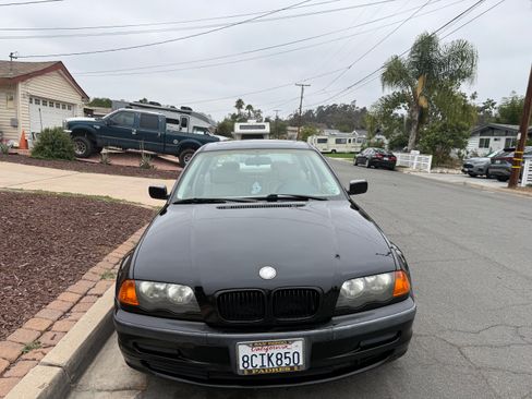 Used 1999 BMW 323i Sedan RWD image 1