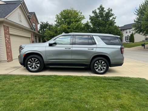 Used 2024 Chevrolet Tahoe LT w/ Luxury Package AWD/4WD image 8