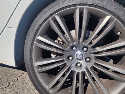 Used 2013 Jaguar XJ AWD image 12