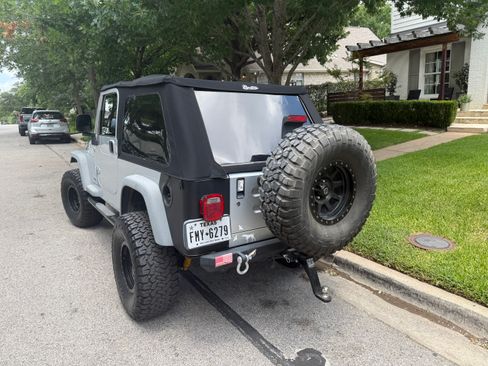 Used 2005 Jeep Wrangler Unlimited AWD/4WD image 5