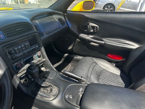 Used 2002 Chevrolet Corvette Convertible w/ Preferred Equipment Group2 image 11