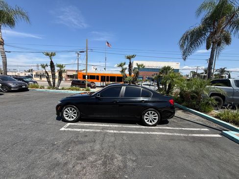 Used 2016 BMW 320i Sedan RWD image 9