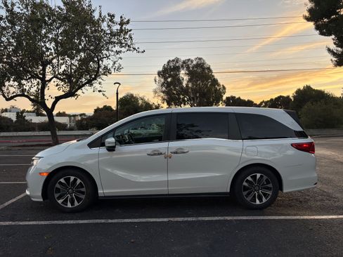 Used 2022 Honda Odyssey EX-L image 4