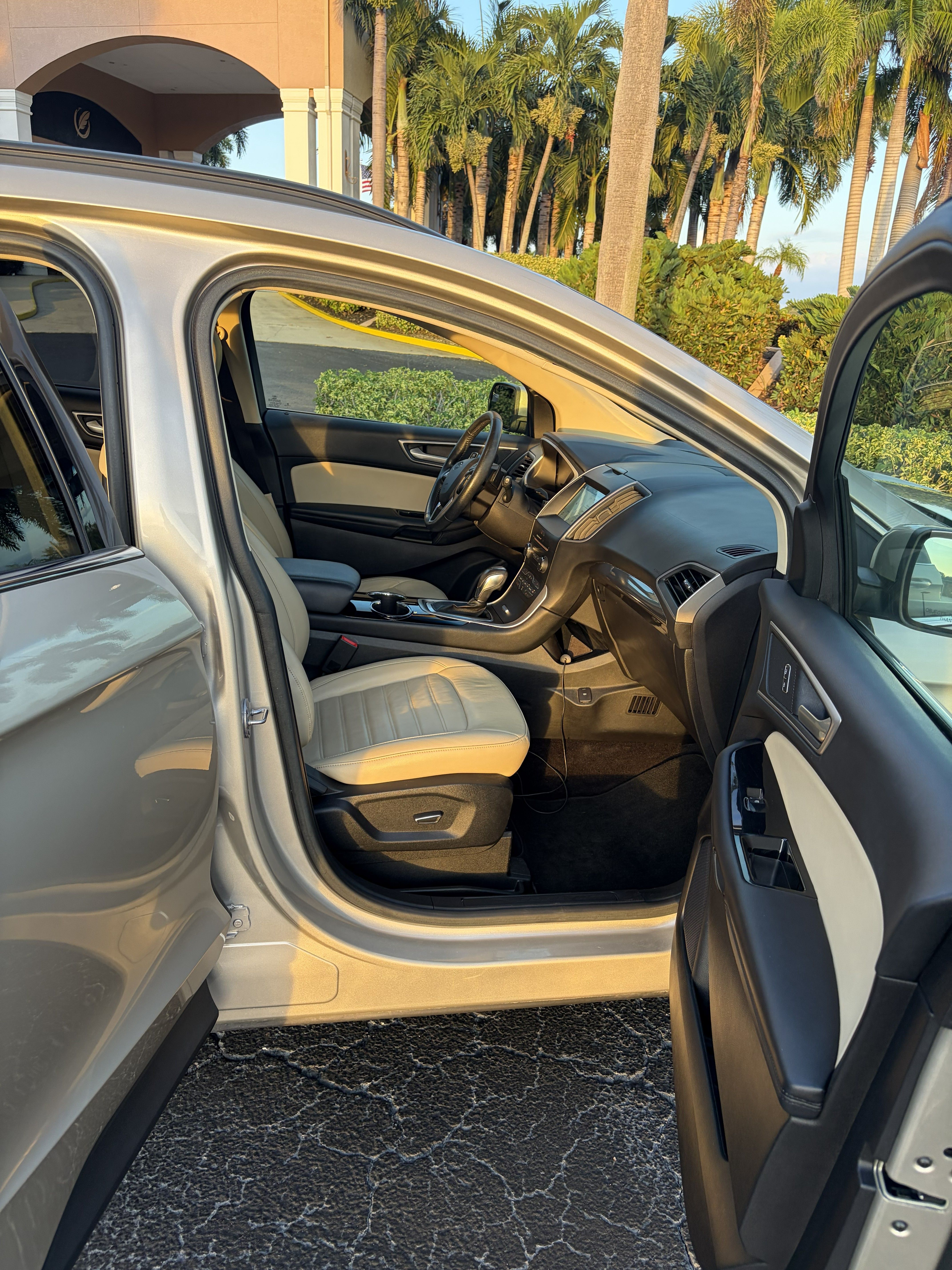 Used 2018 Ford Edge SEL w/ Equipment Group 201A FWD image 6