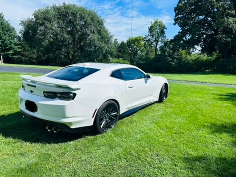 Used 2019 Chevrolet Camaro ZL1 RWD image 6