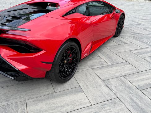 Used 2024 Lamborghini Huracan Tecnica RWD image 5