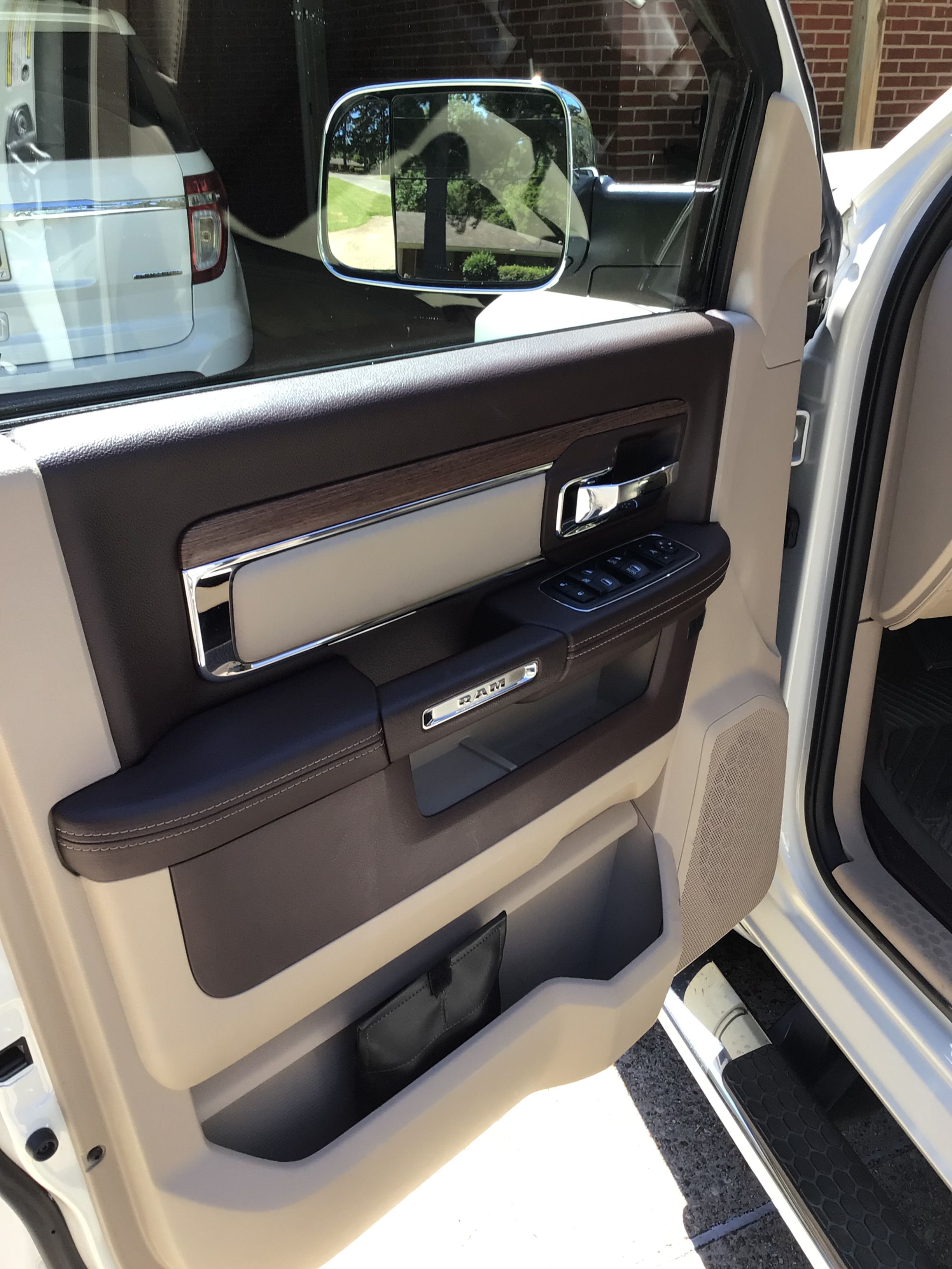 Used 2018 RAM 2500 Laramie RWD image 8