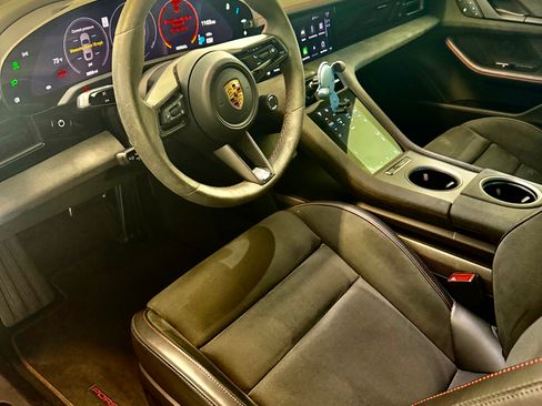 Used 2022 Porsche Taycan GTS image 16