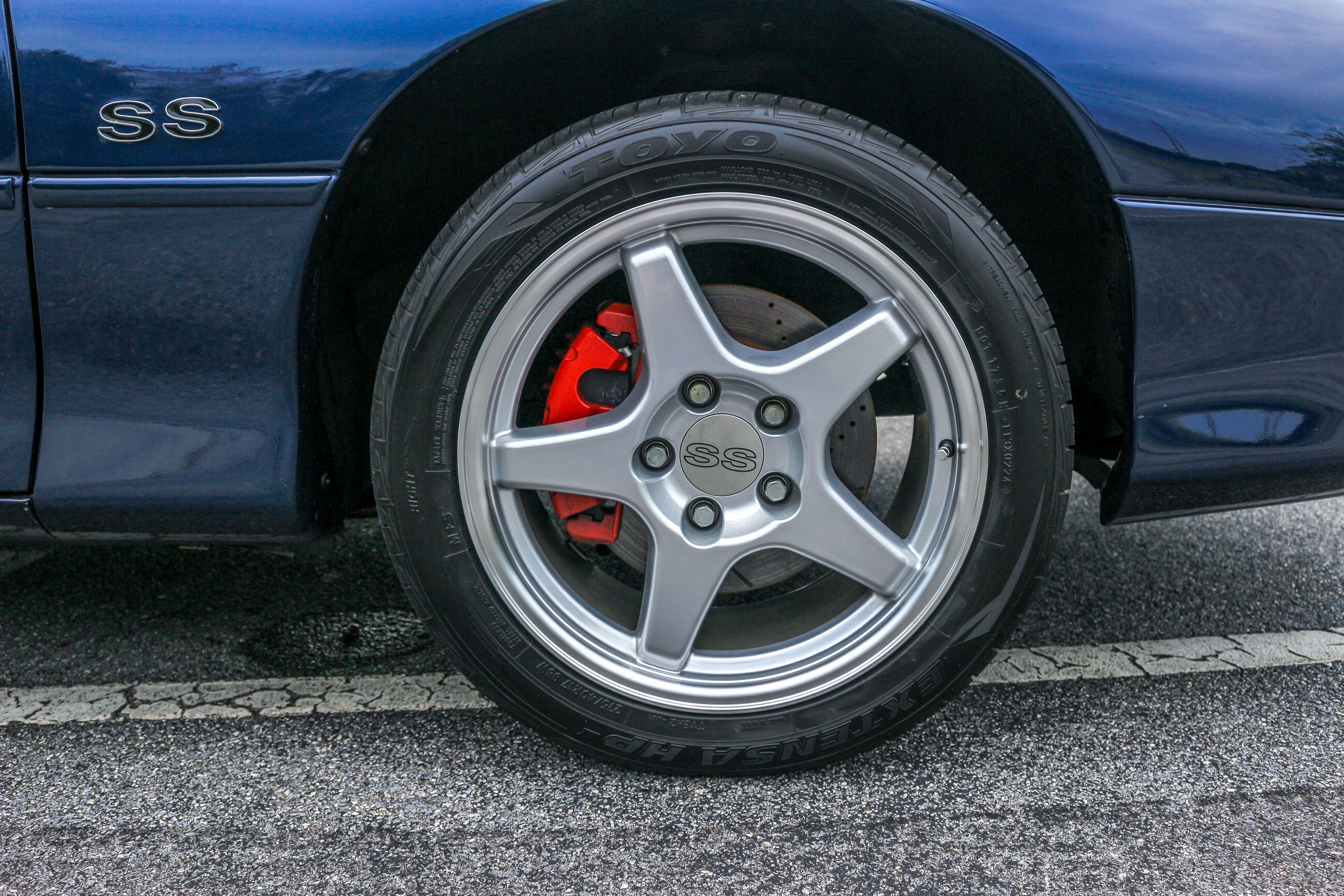 Used 2001 Chevrolet Camaro Z28 w/ SS Performance/Appearance Pkg RWD image 13