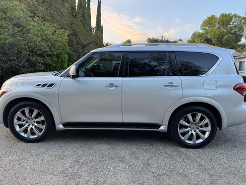 Used 2011 INFINITI QX56 2WD w/ Deluxe Touring Pkg image 15