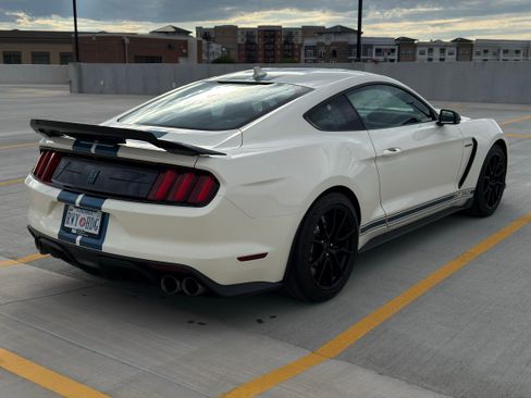 Used 2020 Ford Mustang Shelby GT350 w/ Technology Package RWD image 6