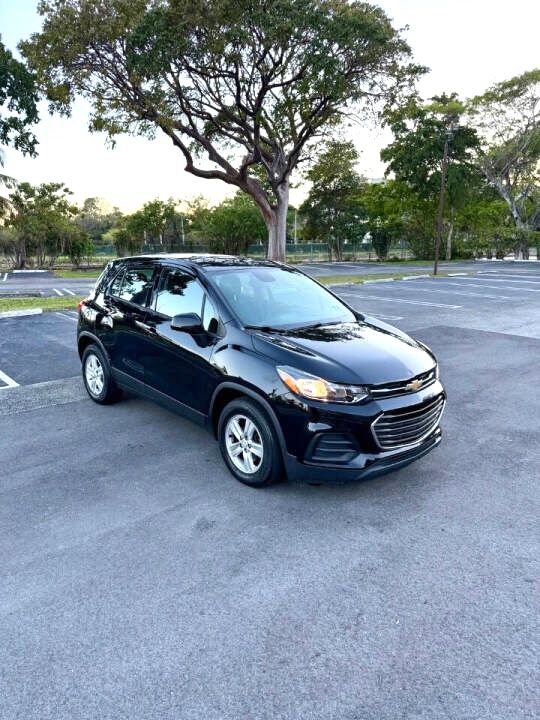 Used 2019 Chevrolet Trax LS w/ Tint and Cruise Package AWD/4WD image 1