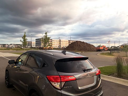 Used 2019 Honda HR-V EX image 6
