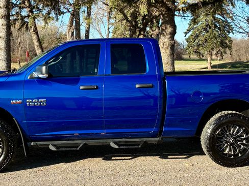 Used 2017 RAM 1500 Express image 2