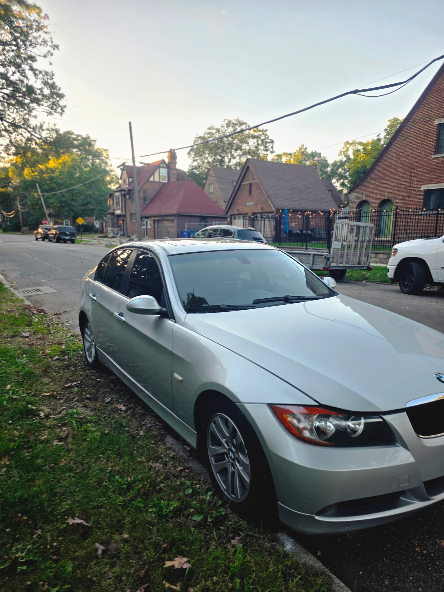 Used 2006 BMW 325i Sedan RWD image 10