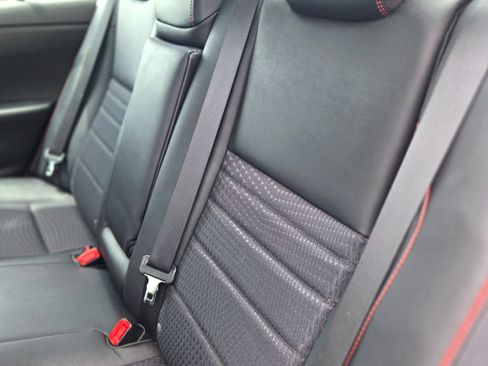 Used 2015 Toyota Camry SE FWD image 13