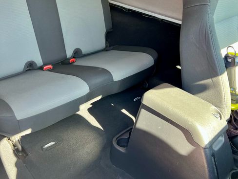 Used 2006 Jeep Wrangler Unlimited image 27