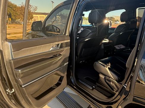 Used 2022 Jeep Grand Wagoneer Series II w/ Quick Order Packagew 28T image 15