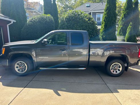 Used 2011 GMC Sierra 1500 W/T w/ Work Truck Plus Package RWD image 1