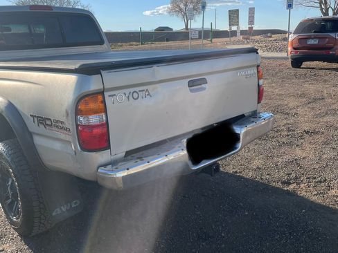 Used 2001 Toyota Tacoma Limited image 26