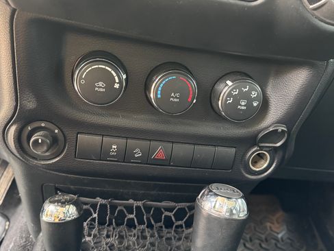 Used 2015 Jeep Wrangler Unlimited Sport w/ Quick Order Package 24S image 12