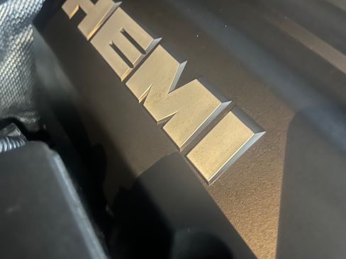Used 2018 Jeep Grand Cherokee Overland AWD/4WD image 12