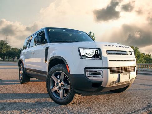 Used 2021 Land Rover Defender 110 SE image 4