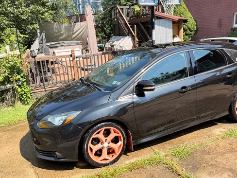 Used 2013 Ford Focus ST FWD image 6