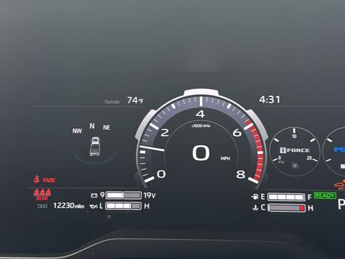 Used 2024 Toyota Tundra Platinum w/ TRD Off-Road Package image 6