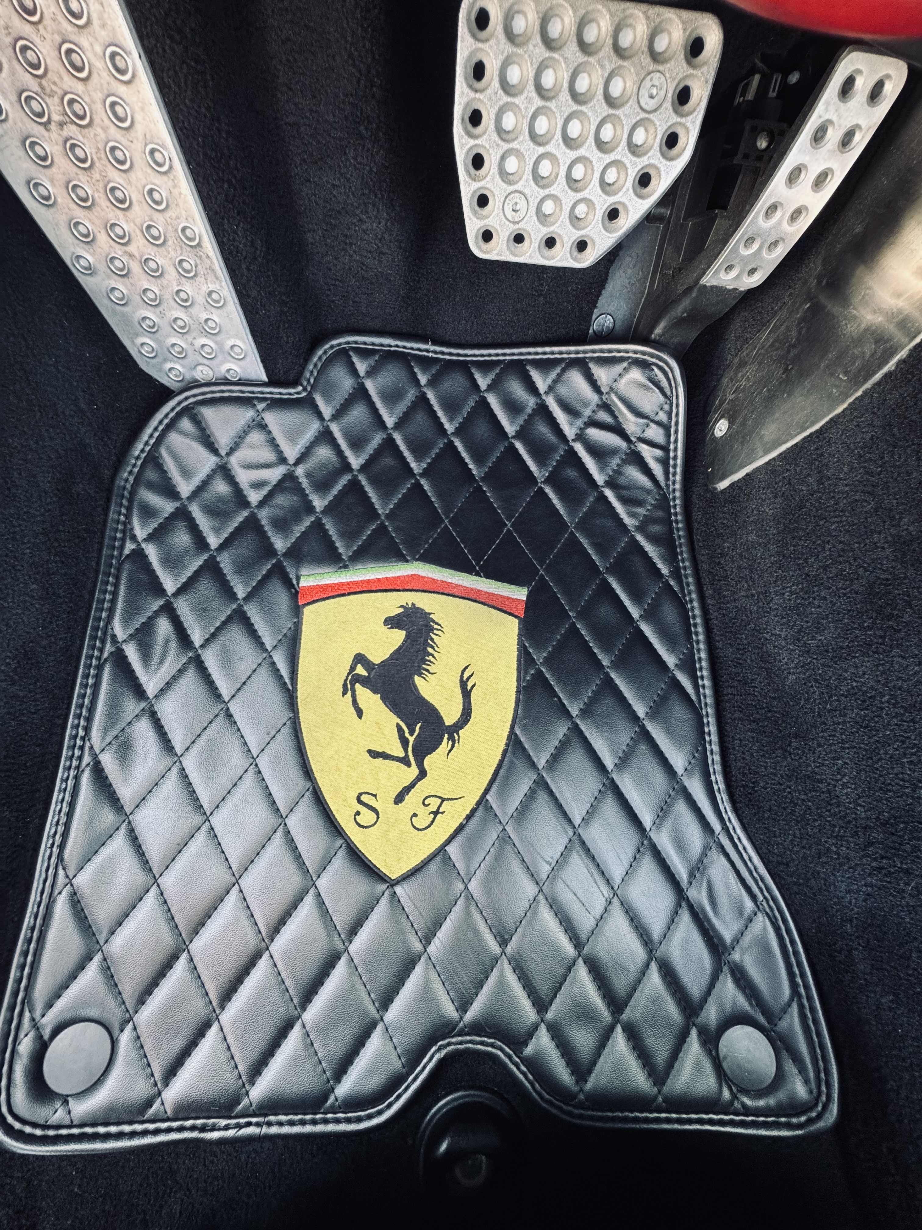 Used 2016 Ferrari California T RWD image 12