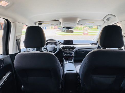 Used 2021 Ford Escape SE FWD image 18