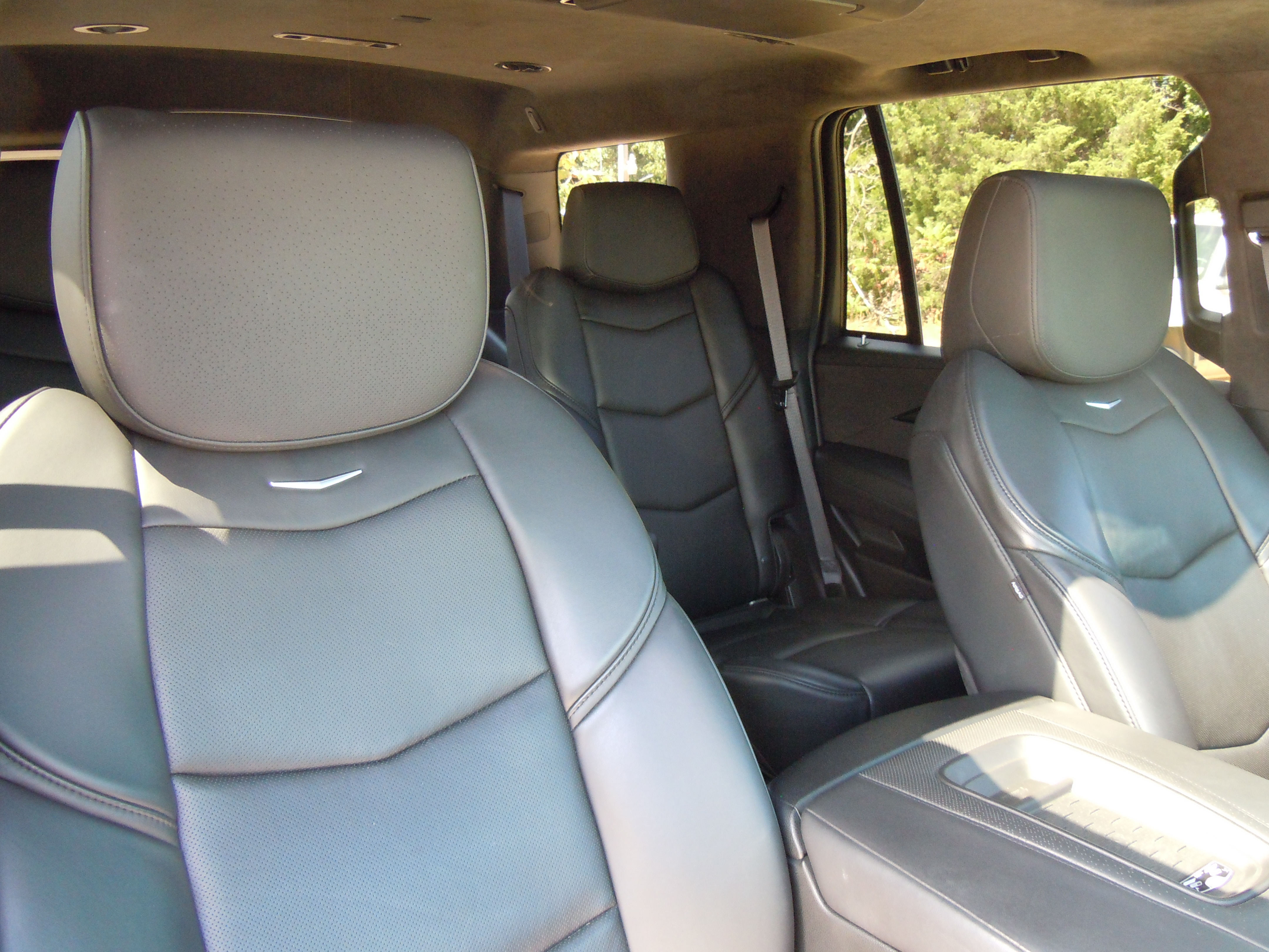 Used 2017 Cadillac Escalade Platinum AWD/4WD image 27