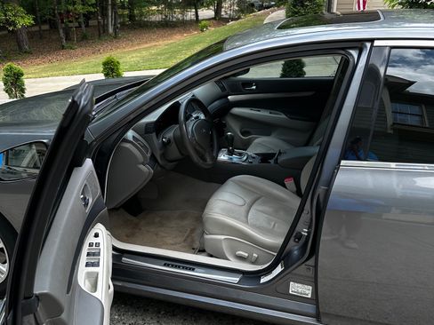 Used 2015 INFINITI Q40 w/ Navigation Package image 8