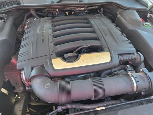 Used 2011 Porsche Cayenne AWD/4WD image 12