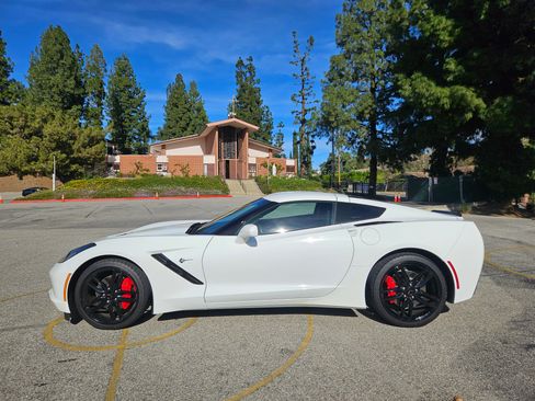 Used 2018 Chevrolet Corvette Stingray Coupe w/ Battery Protection Package image 4
