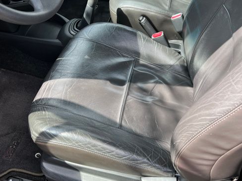 Used 2007 Toyota Yaris 2-Door Hatchback image 4