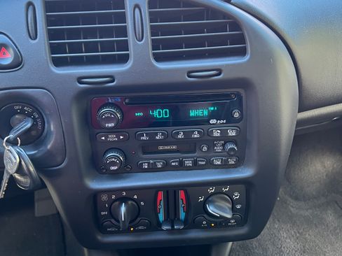 Used 2000 Chevrolet Monte Carlo LS w/ Preferred Equipment Group 1 FWD image 10