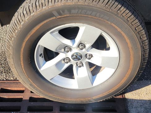 Used 2019 RAM 1500 Classic SLT image 18